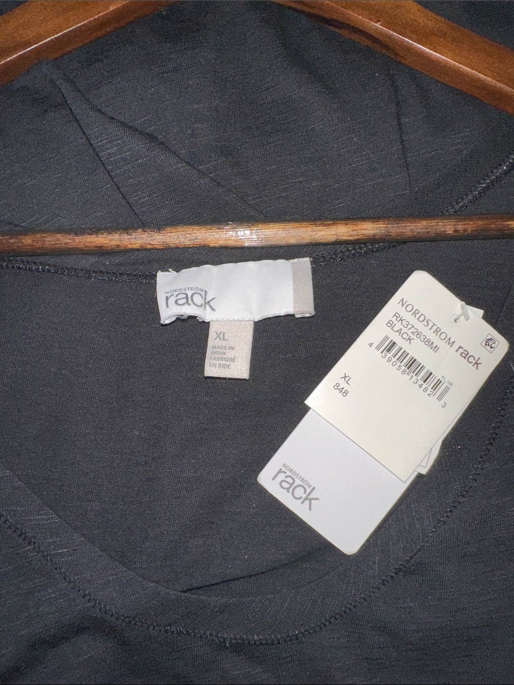 NWT Nordstrom Black V-Neck Short Sleeve Tee - Picture 2 of 3